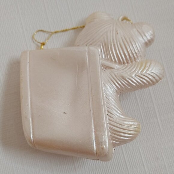 PRETTY Teddy Bear Sledding Christmas Ornament opalescent pearl Look - Picture 2 of 3